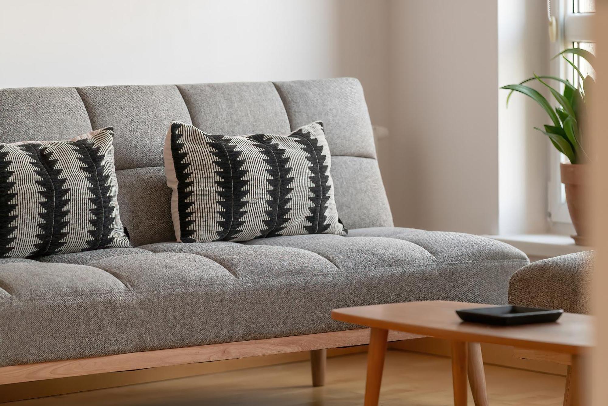 Spacious & Bright With Parking By Renters Appartamento *